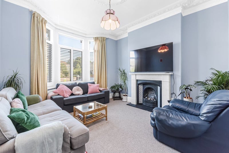 Room Mercers Road in Greater London