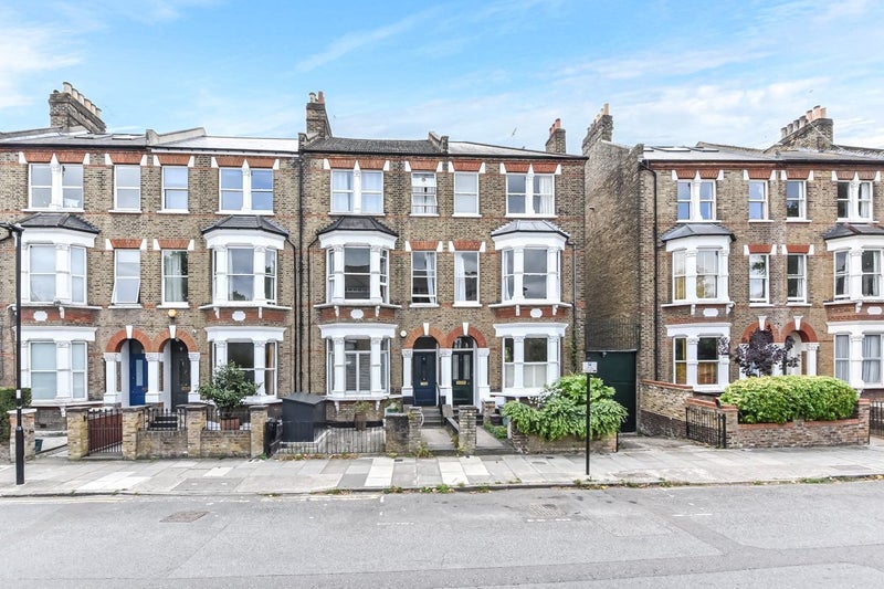 Room Mercers Road in Greater London