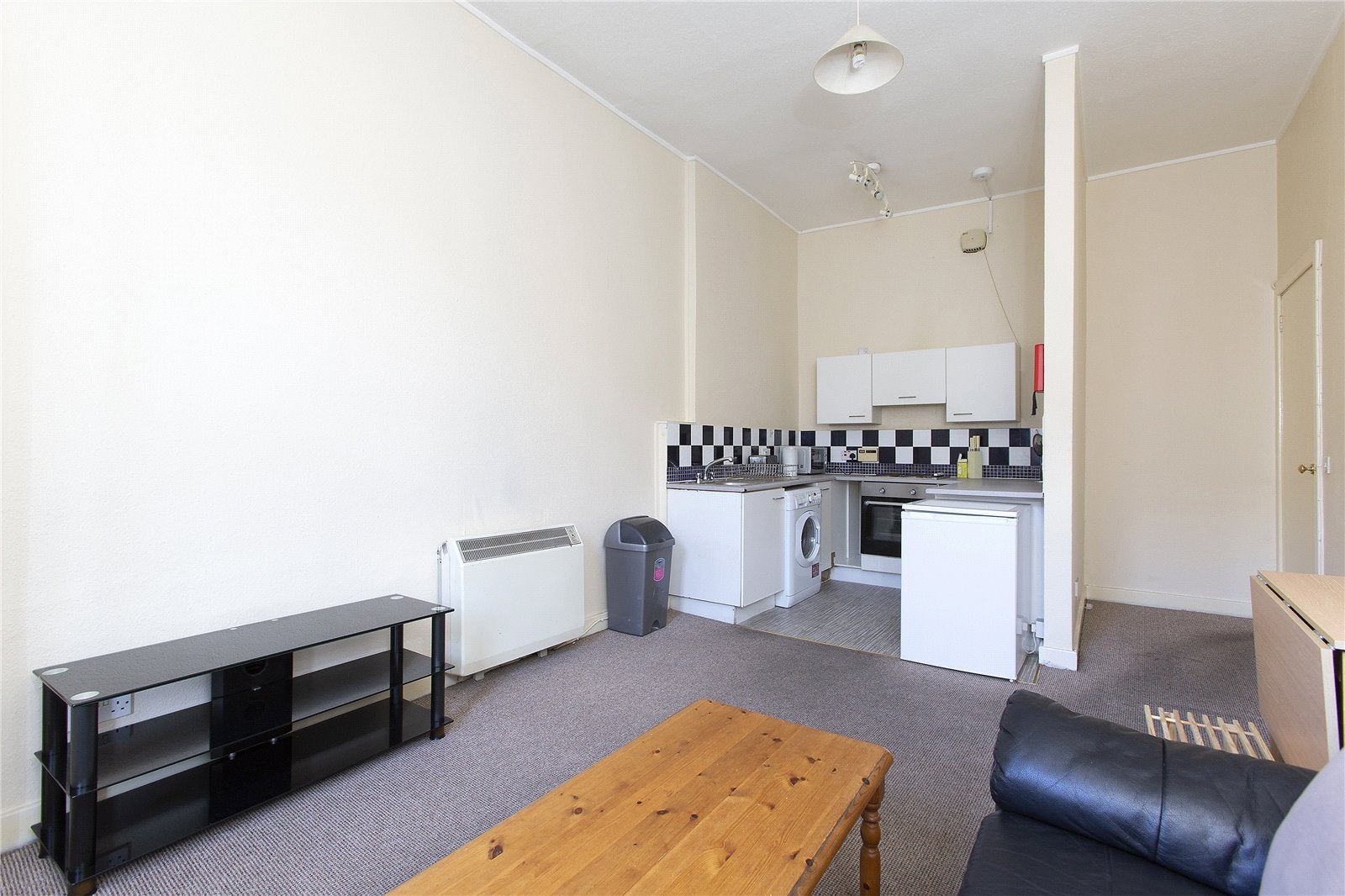 Flat Nicolson Street in City of Edinburgh