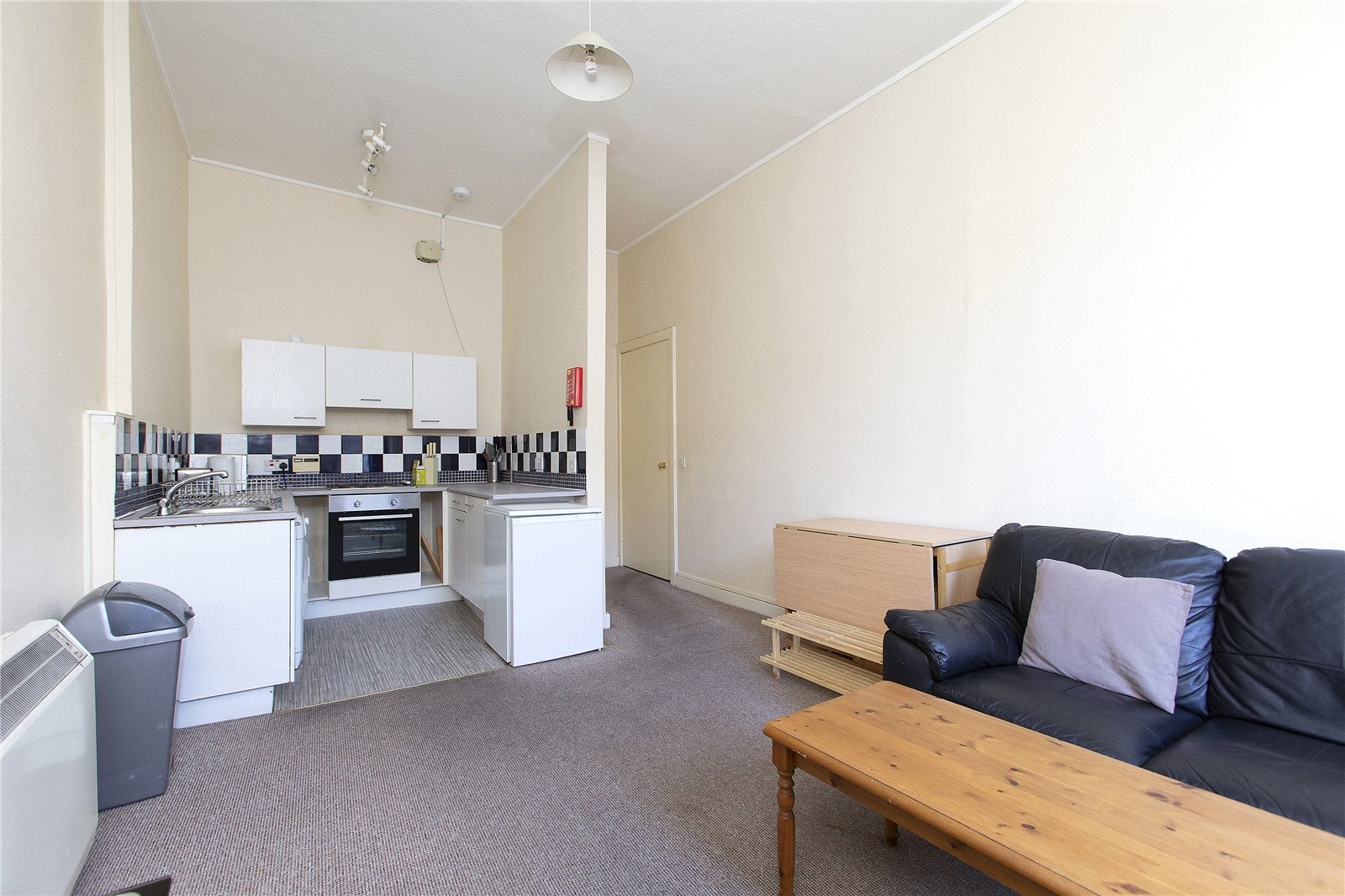 Flat Nicolson Street in City of Edinburgh