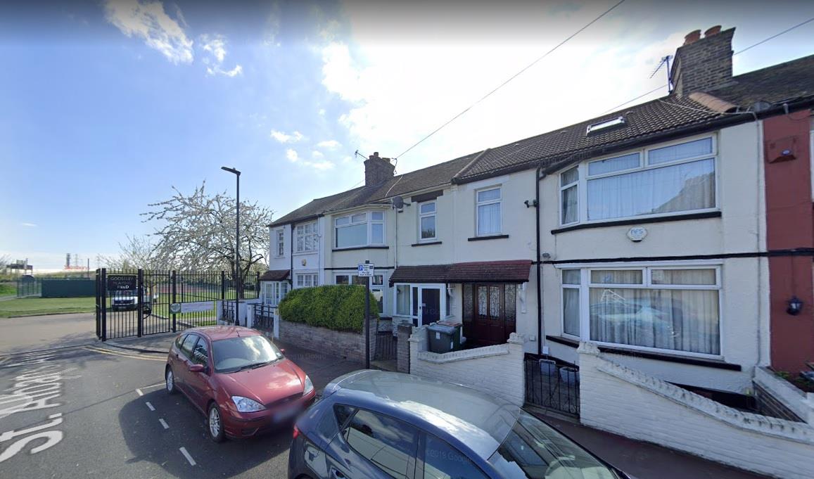House St Albans Avenue in Greater London