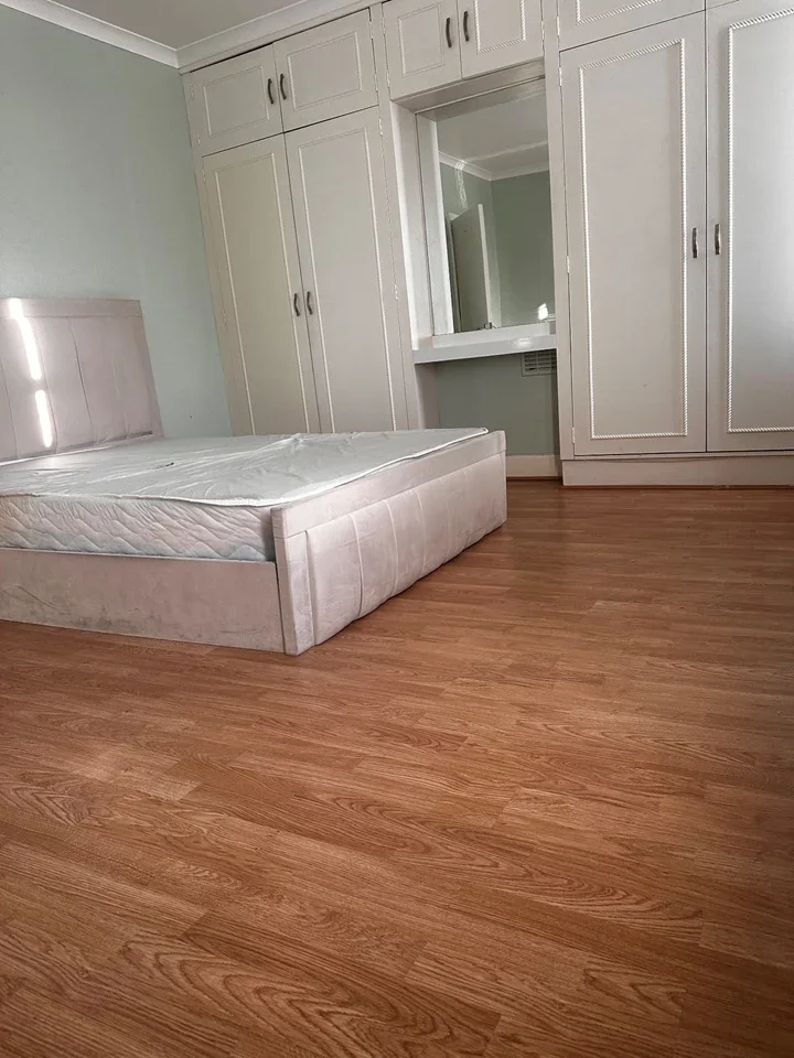 Room Willow Road in Greater London