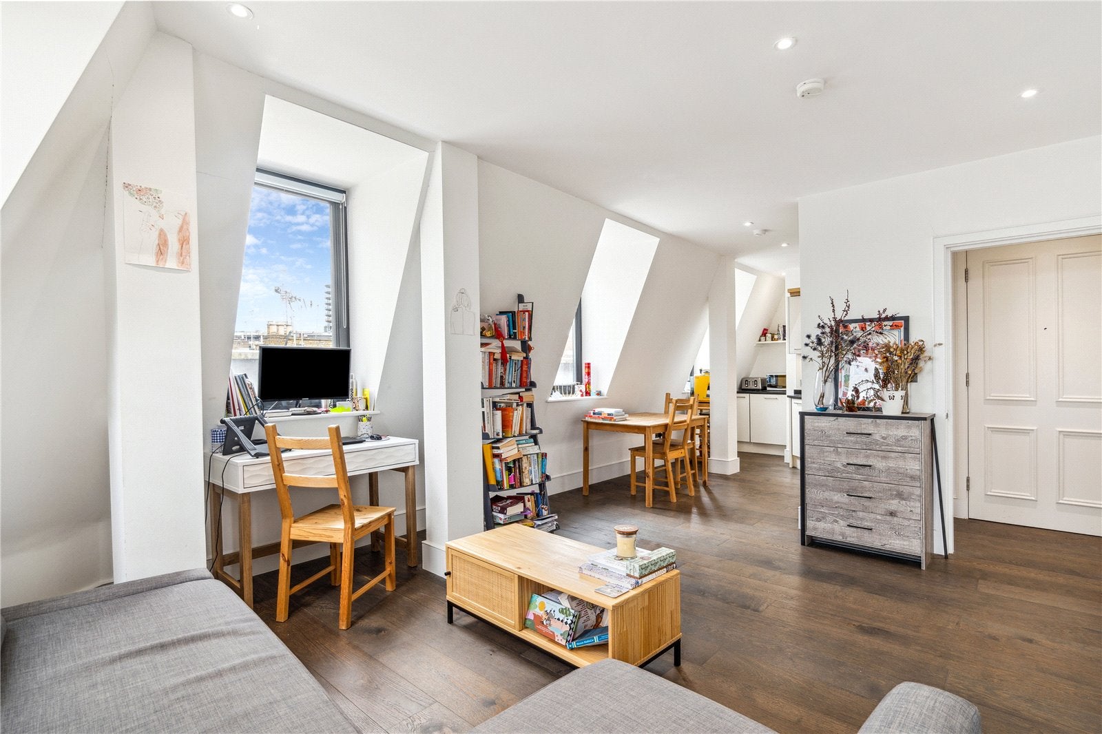 Flat Milson Road in Greater London