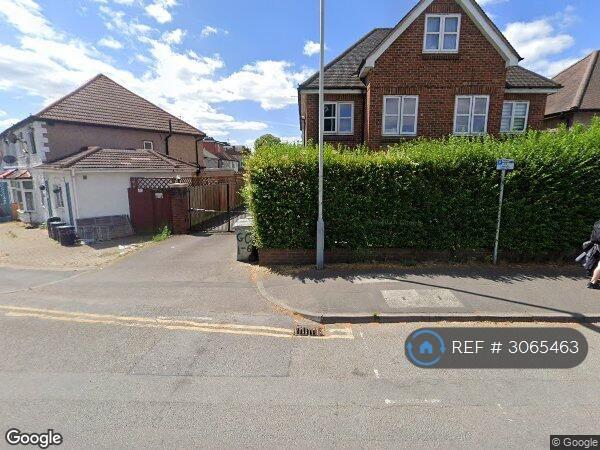 Flat Nestle's Avenue in Greater London