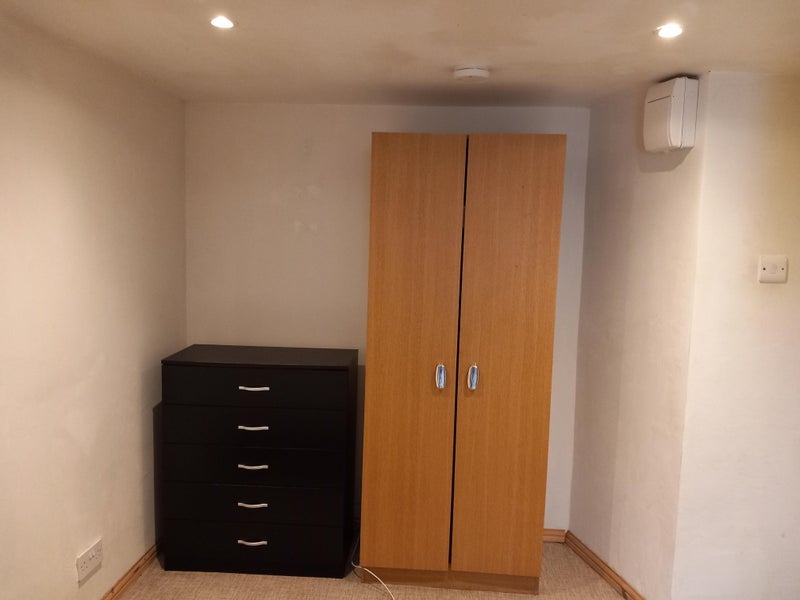 Flat Moore Close in Greater London