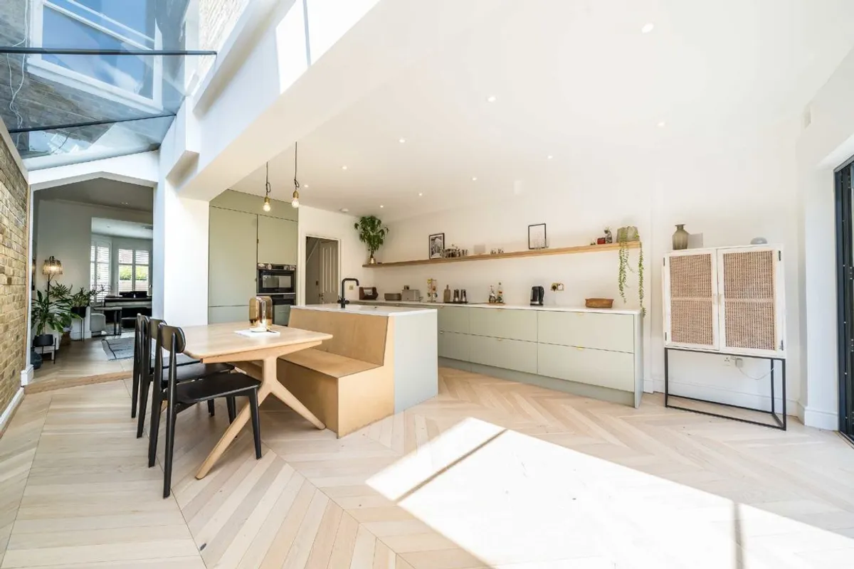 House Haverhill Road in Greater London