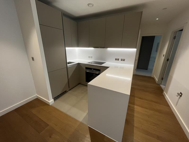 Flat Elvin Gardens in London