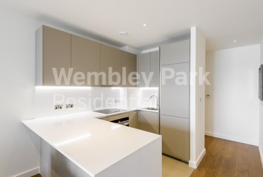Flat Elvin Gardens in London