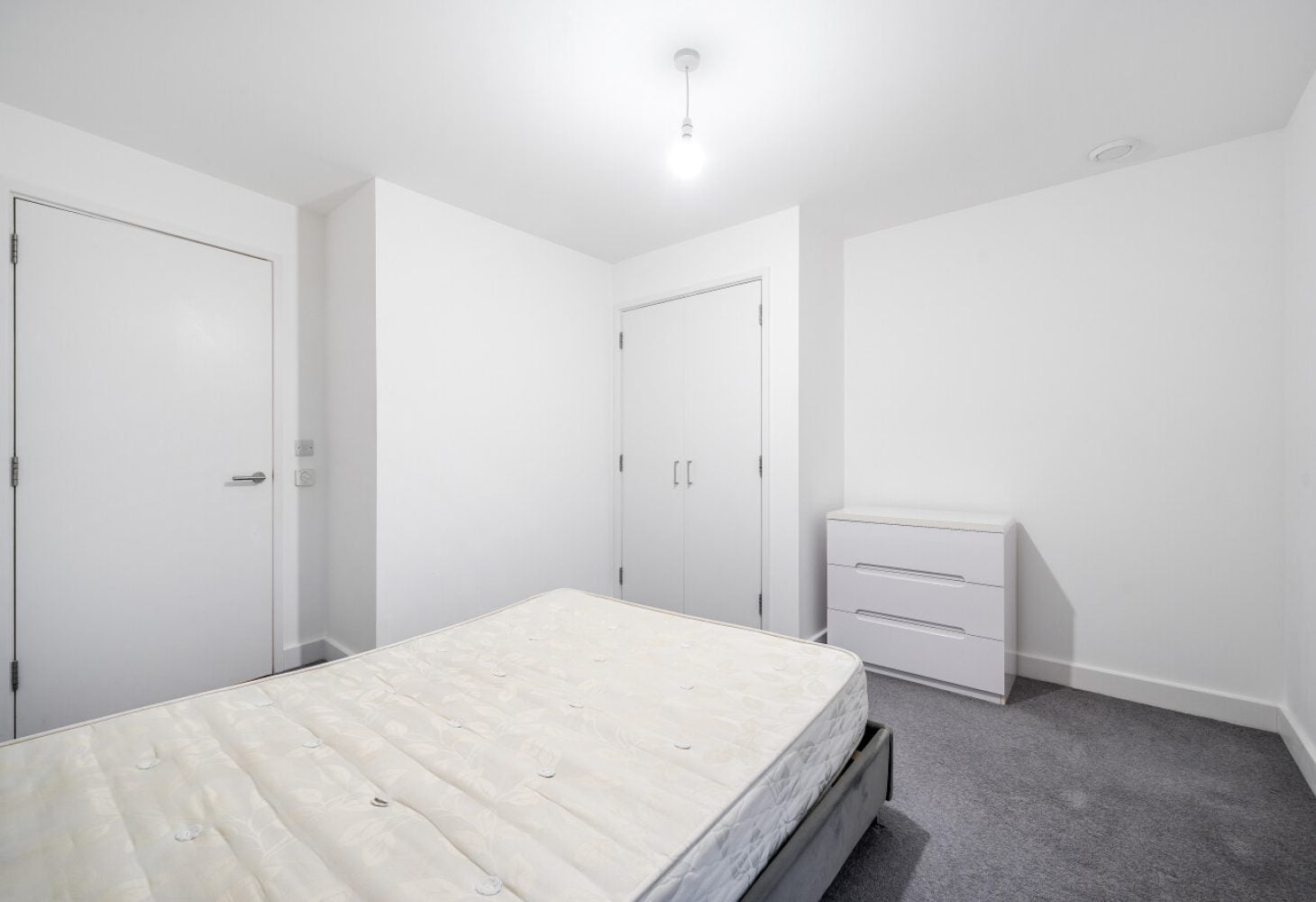 Flat Nichols Court in Chelmsford