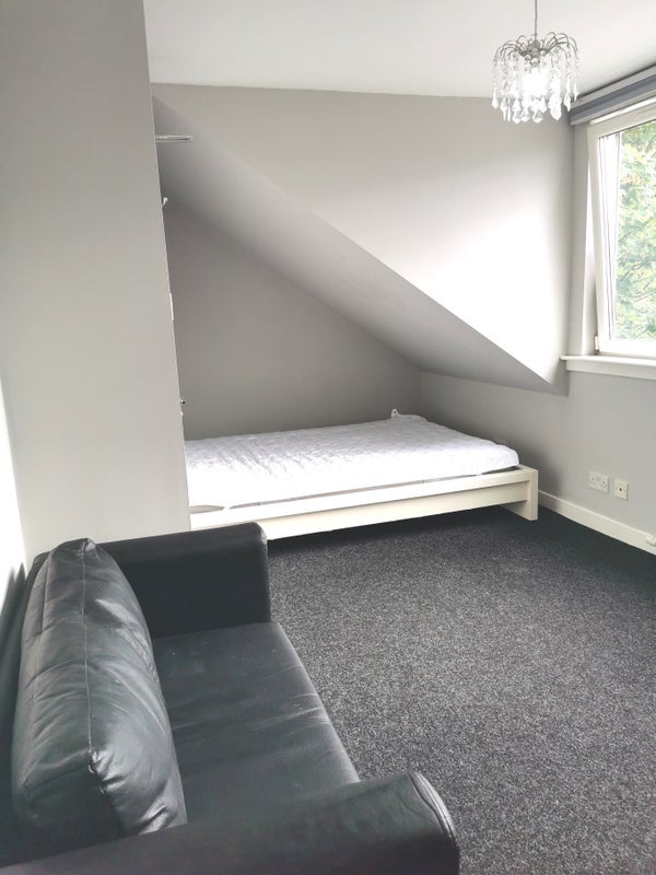 Room Crewe Crescent in City of Edinburgh