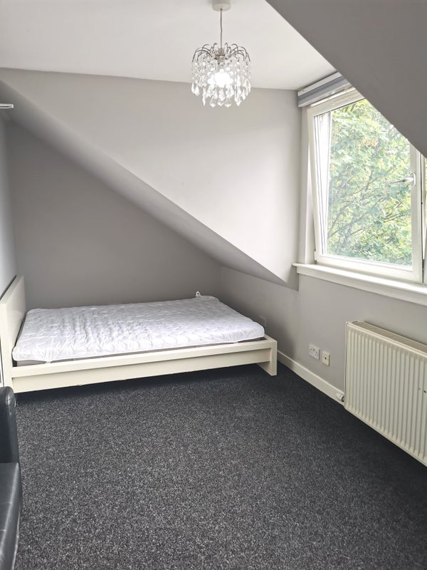 Room Crewe Crescent in City of Edinburgh