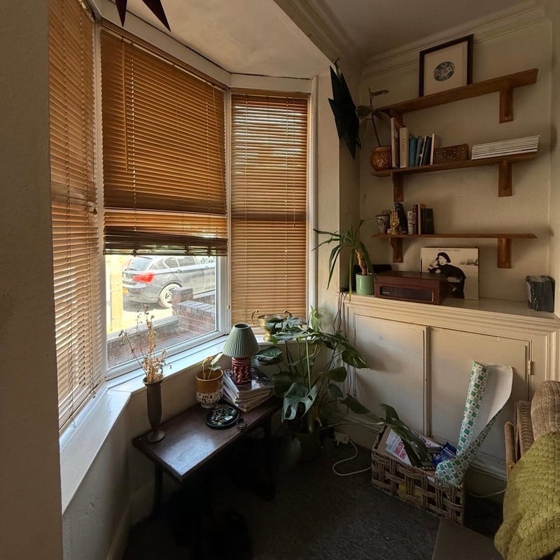 Room Clarendon Park Road in Leicester