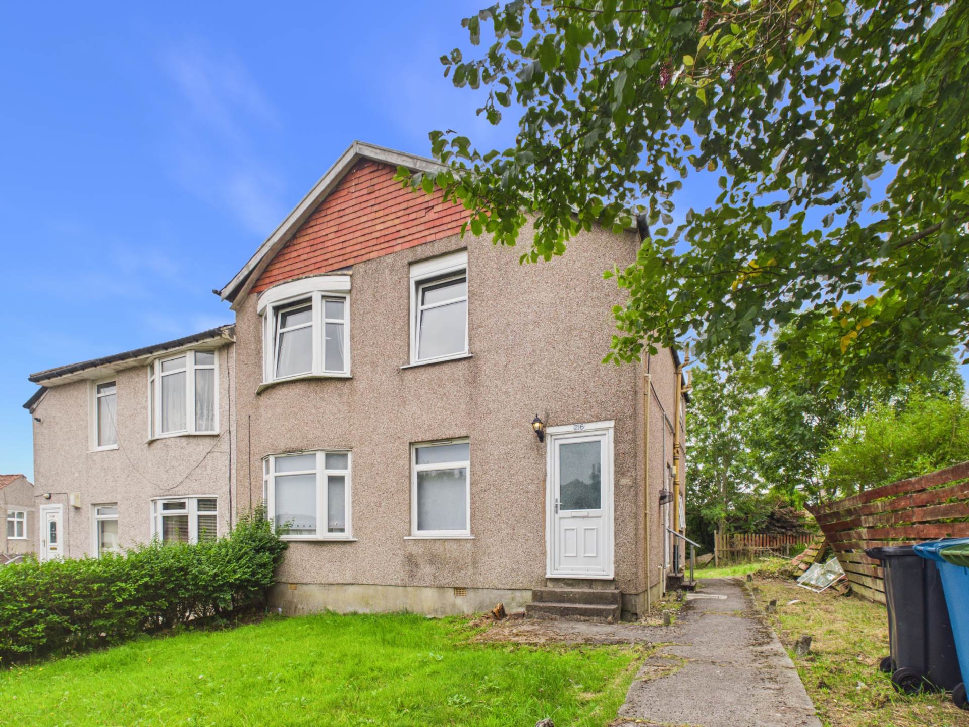 Flat Kingsacre Road in Glasgow
