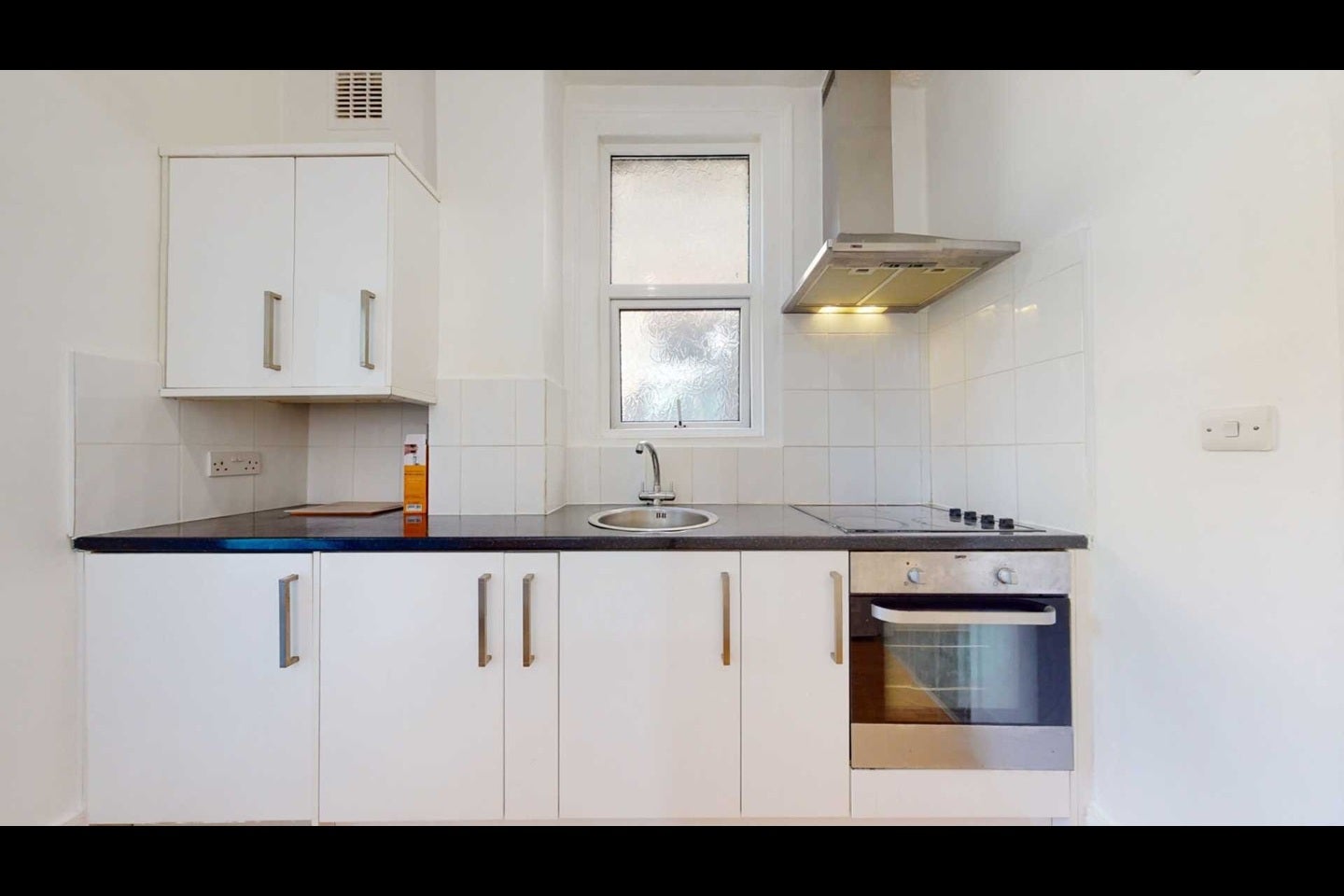 Flat Westwell Road in Greater London