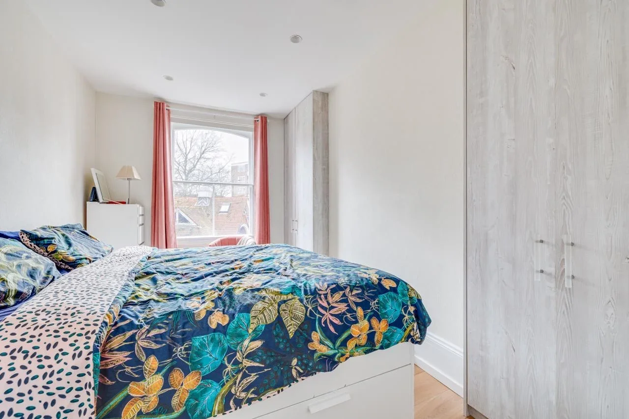 Flat Lillie Road in Greater London