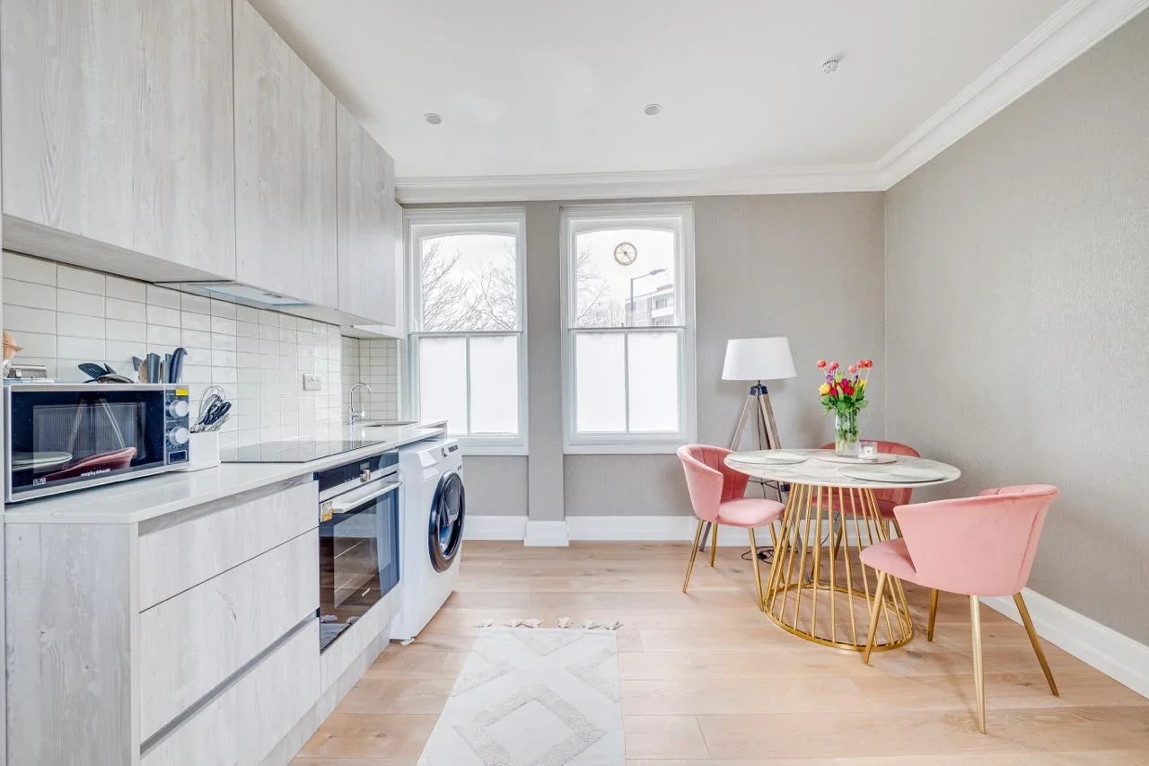 Flat Lillie Road in Greater London