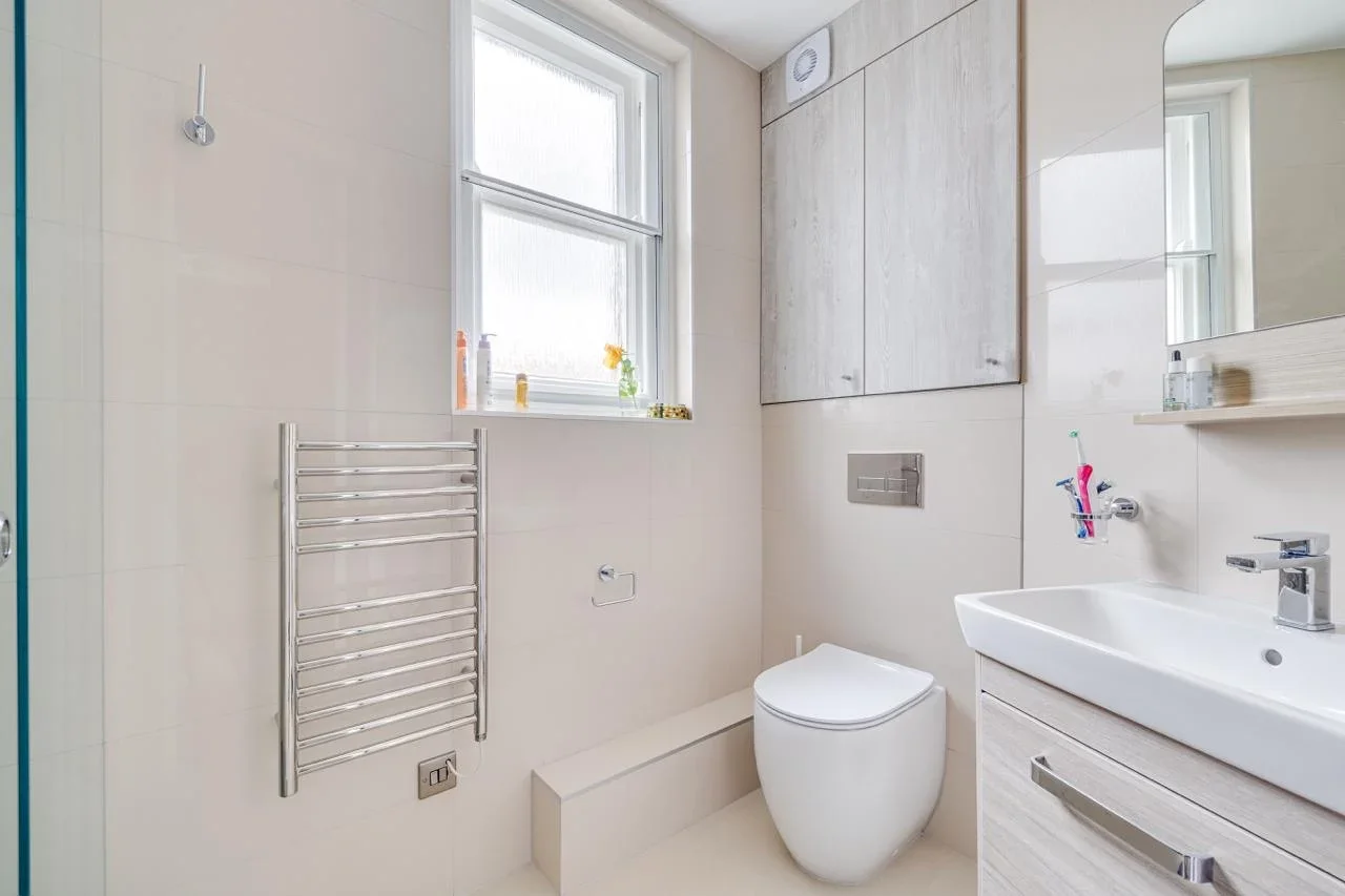 Flat Lillie Road in Greater London