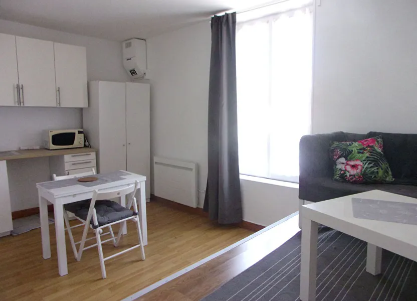 Chambre Rue d'Alsace-Lorraine à Reims