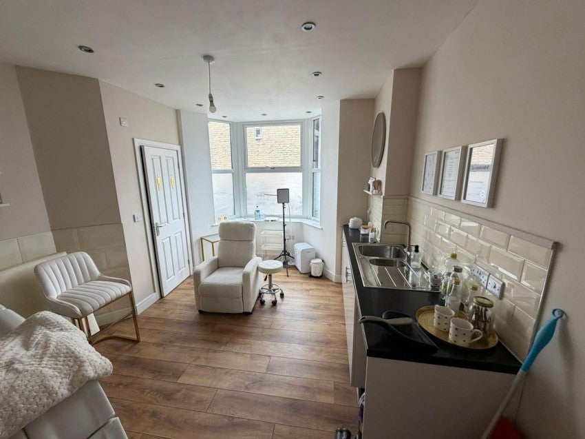 Flat Mannville Grove in Bradford