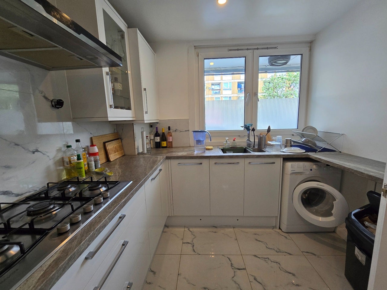 Flat Fern Street in Greater London