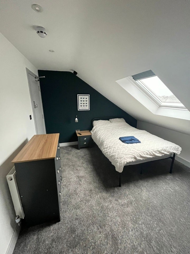 Room Drewry Lane in Derby