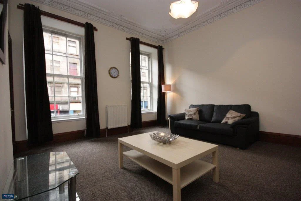 Flat Argyle Street in Glasgow