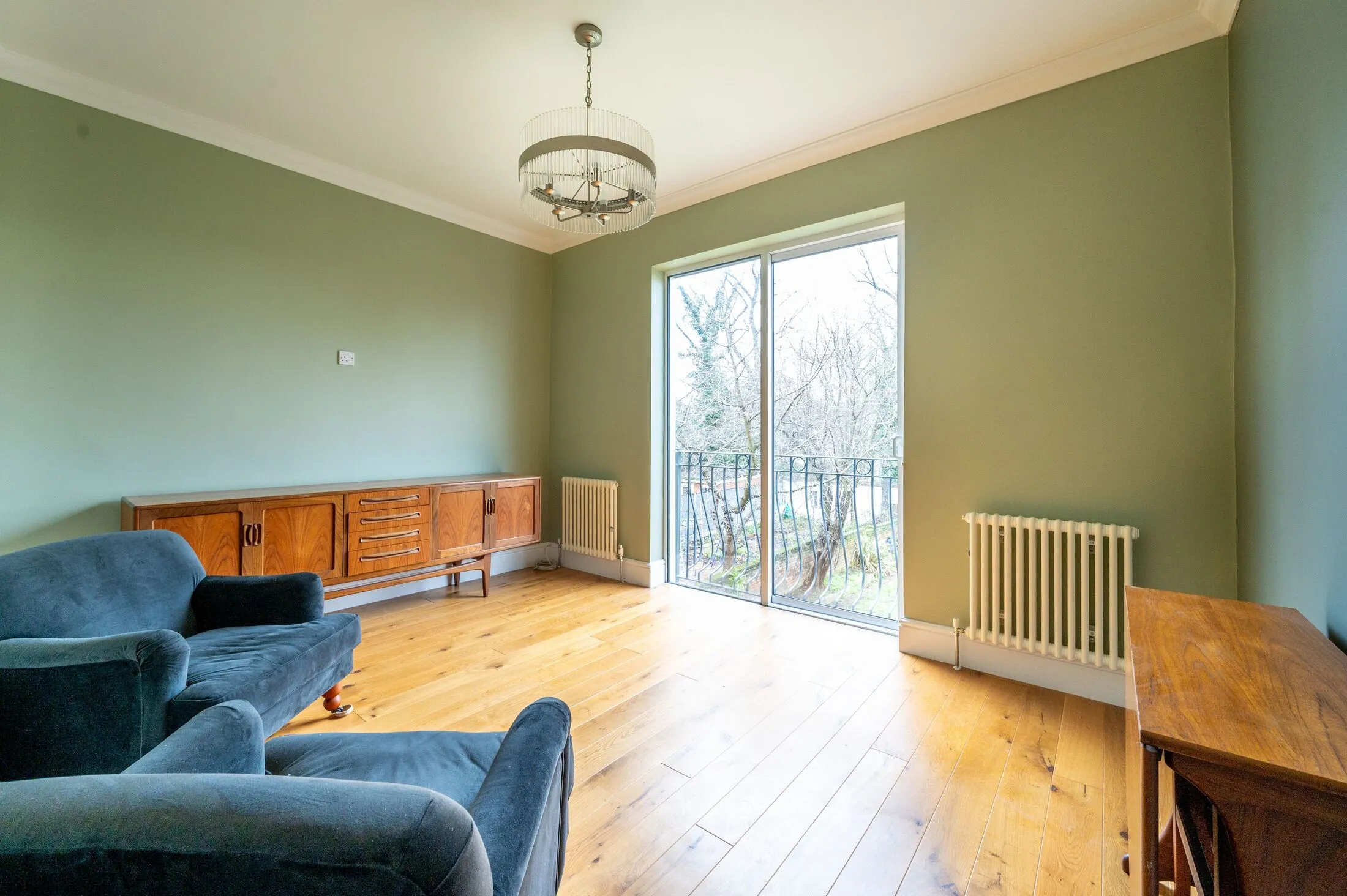 Flat Earlham Grove in Greater London