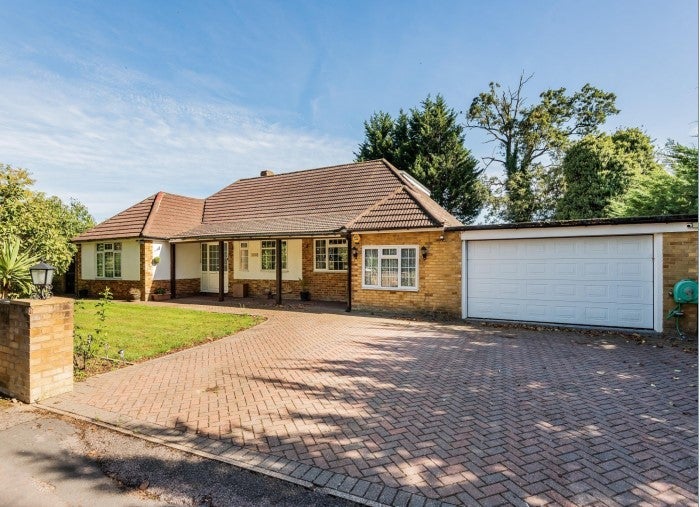 Room Church Grove in George Green