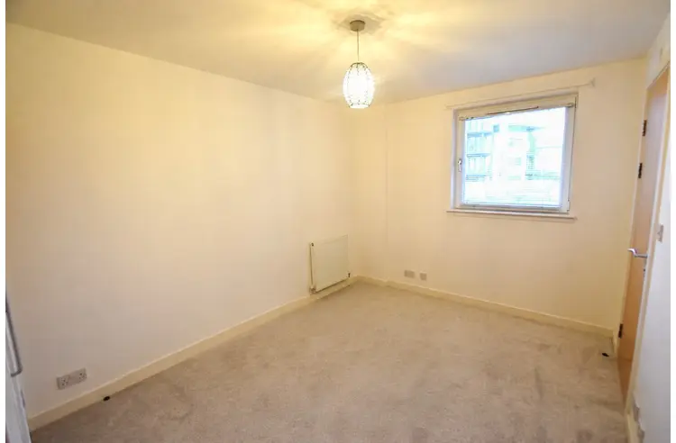 Flat East Pilton Farm Crescent in City of Edinburgh