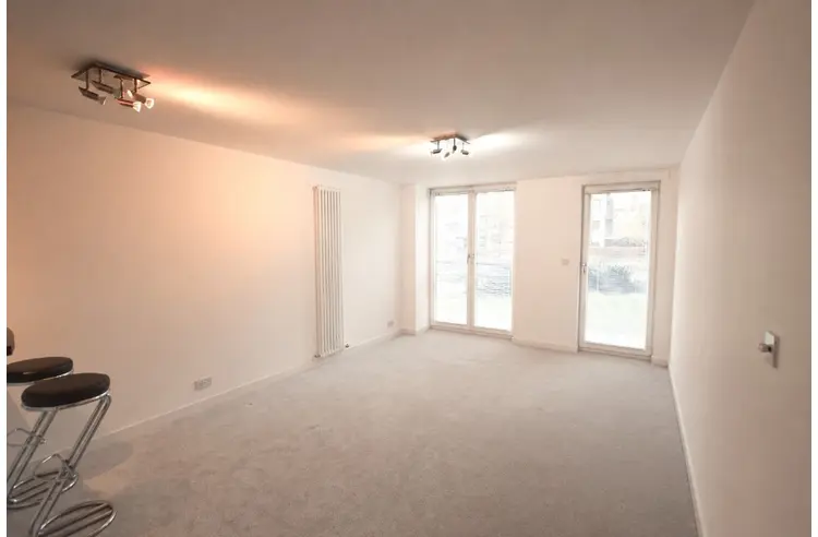 Flat East Pilton Farm Crescent in City of Edinburgh
