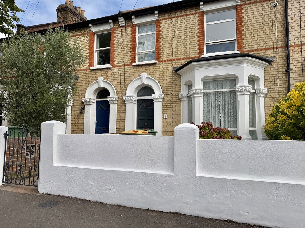 House Cumberland Road in Greater London