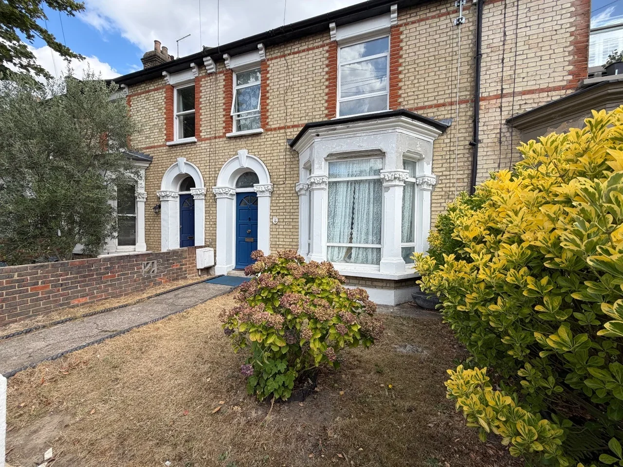 House Cumberland Road in Greater London