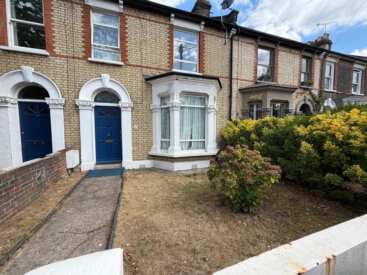 House Cumberland Road in Greater London