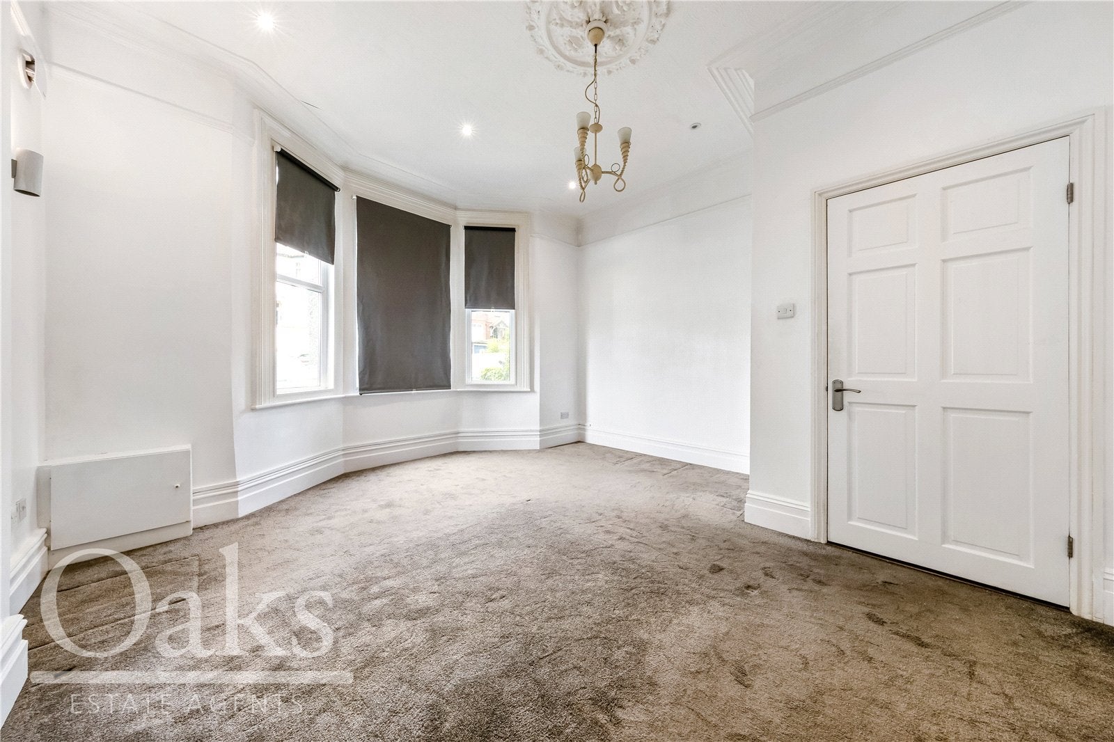 Flat Avondale Road in Greater London