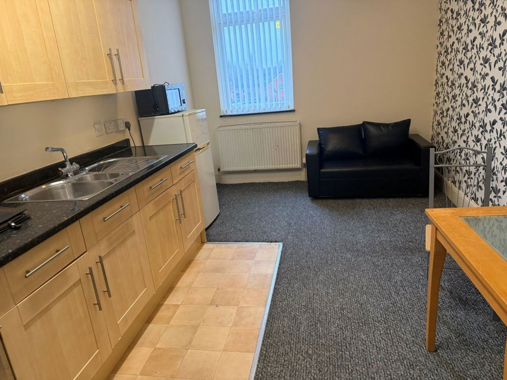 Flat Melville Road in Coventry
