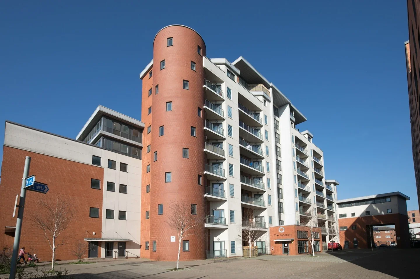 Flat Railway Terrace in Slough