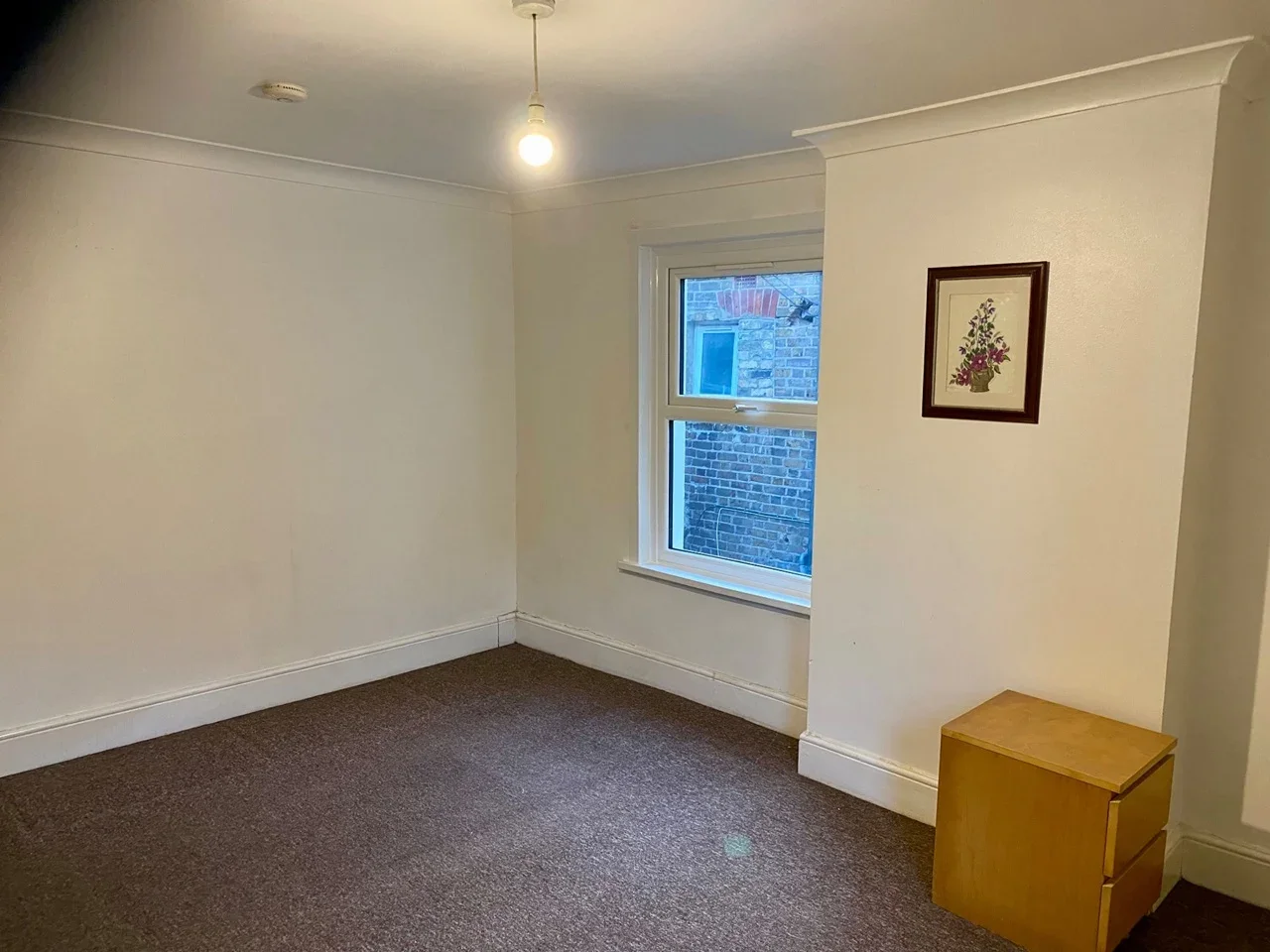 Flat Shrewsbury Road in Greater London