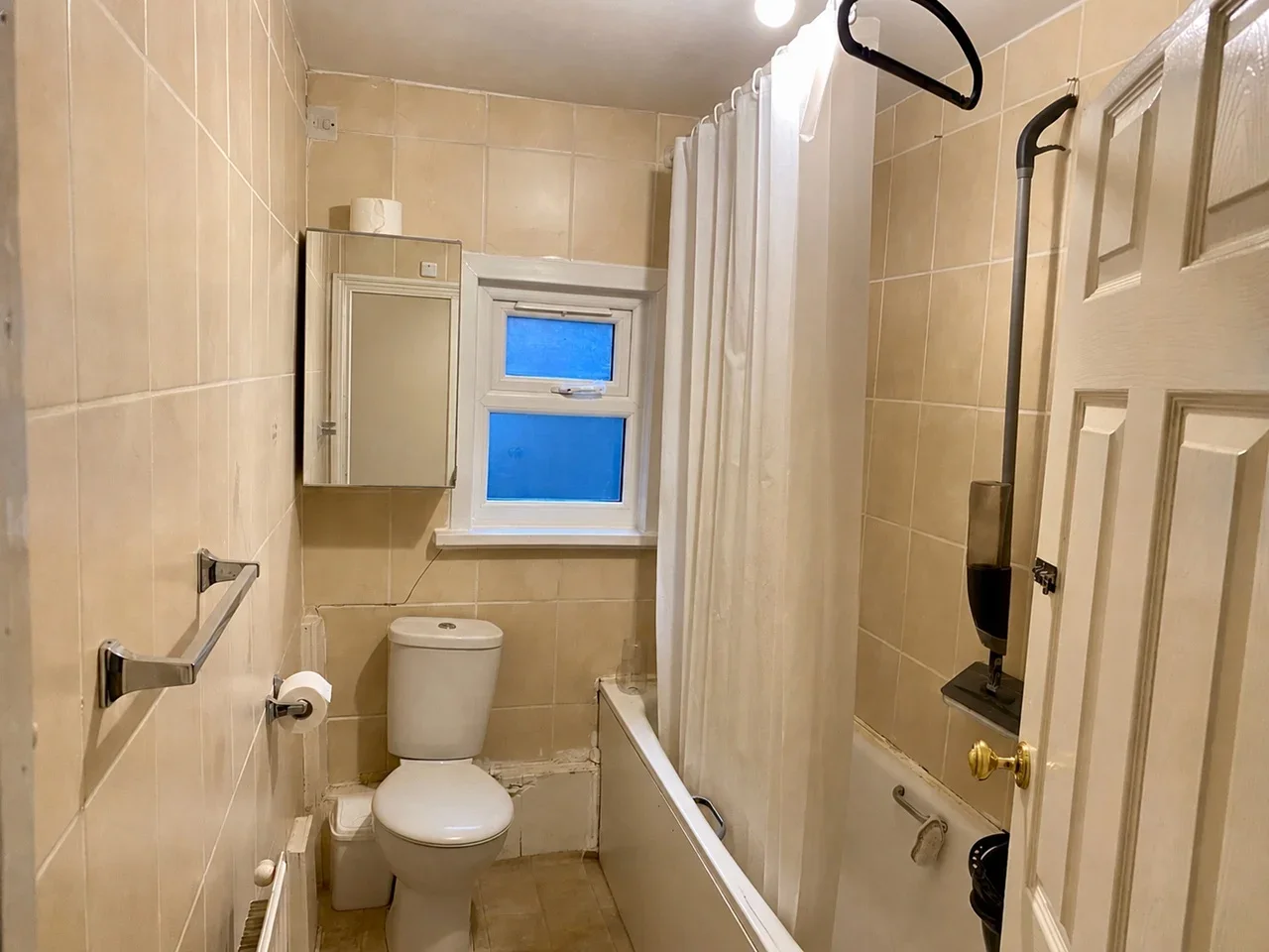 Flat Shrewsbury Road in Greater London