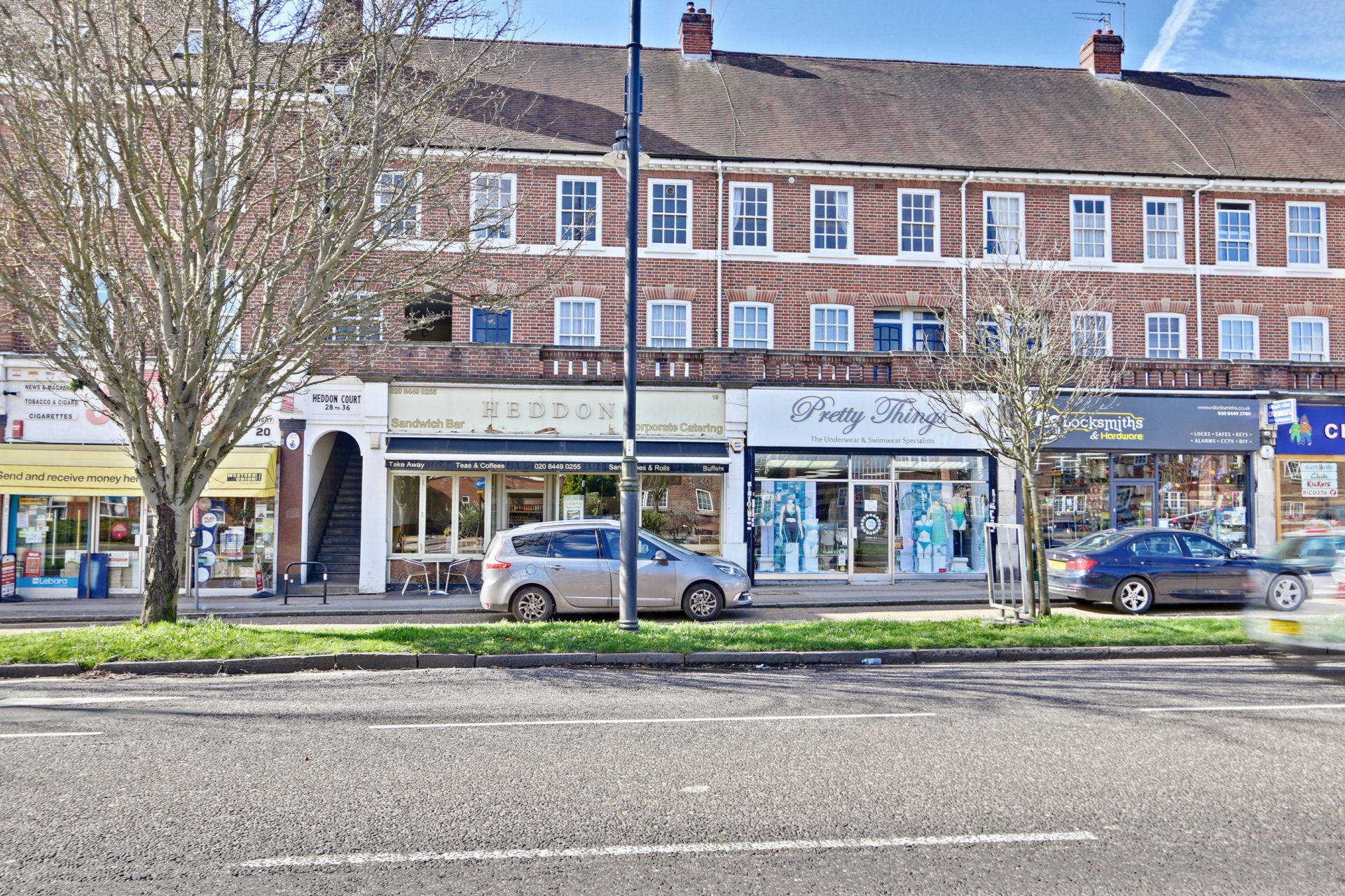 Flat Heddon Court Avenue in London