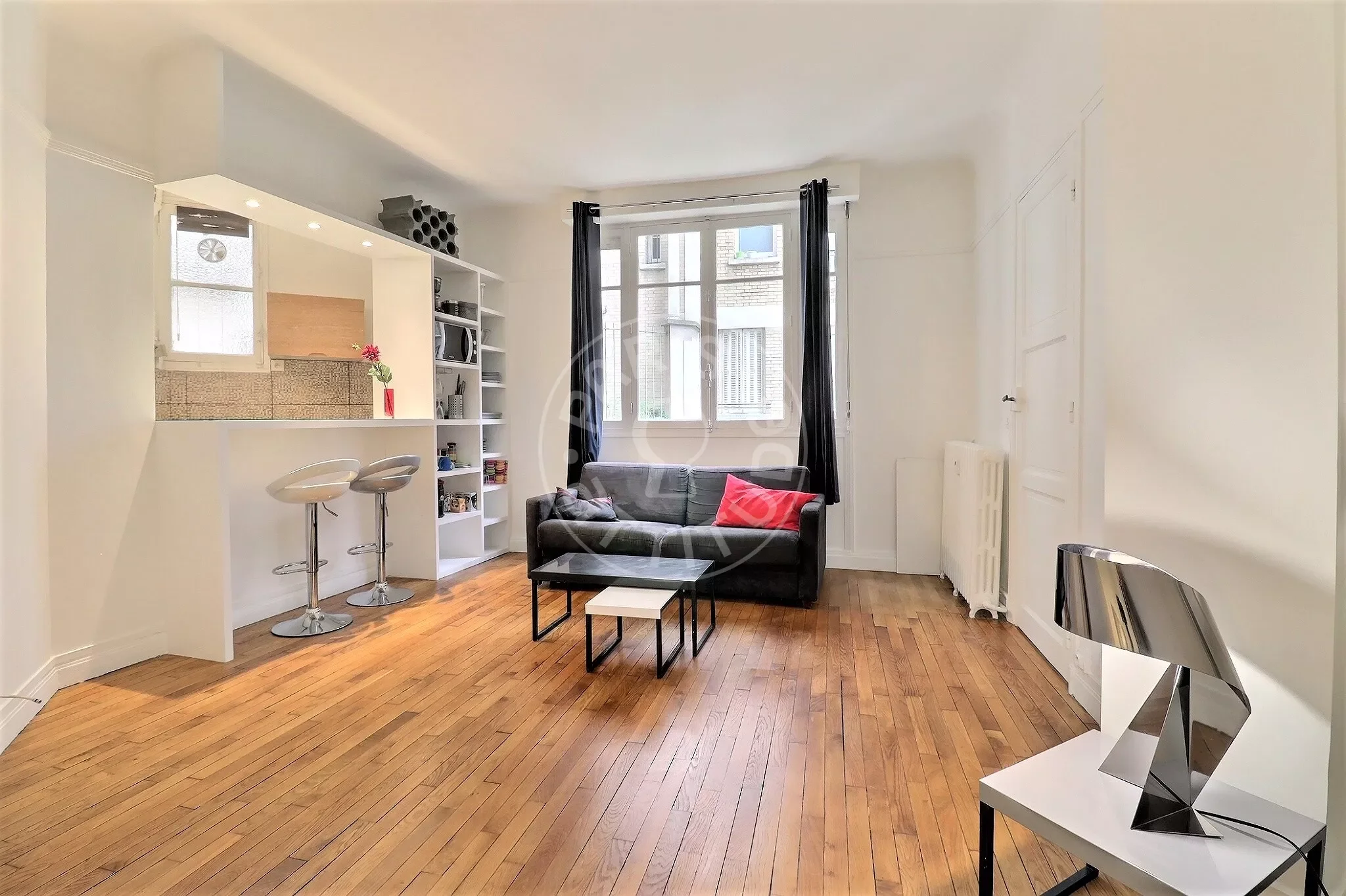 Flat Avenue Junot in Paris