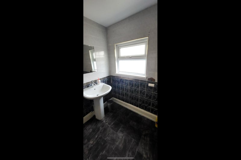 Room Whitchurch Road in Cardiff