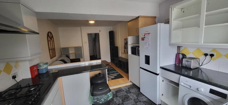 Room Whitchurch Road in Cardiff