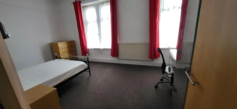 Room Whitchurch Road in Cardiff