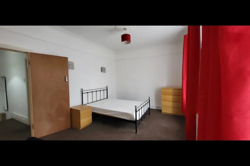 Room Whitchurch Road in Cardiff