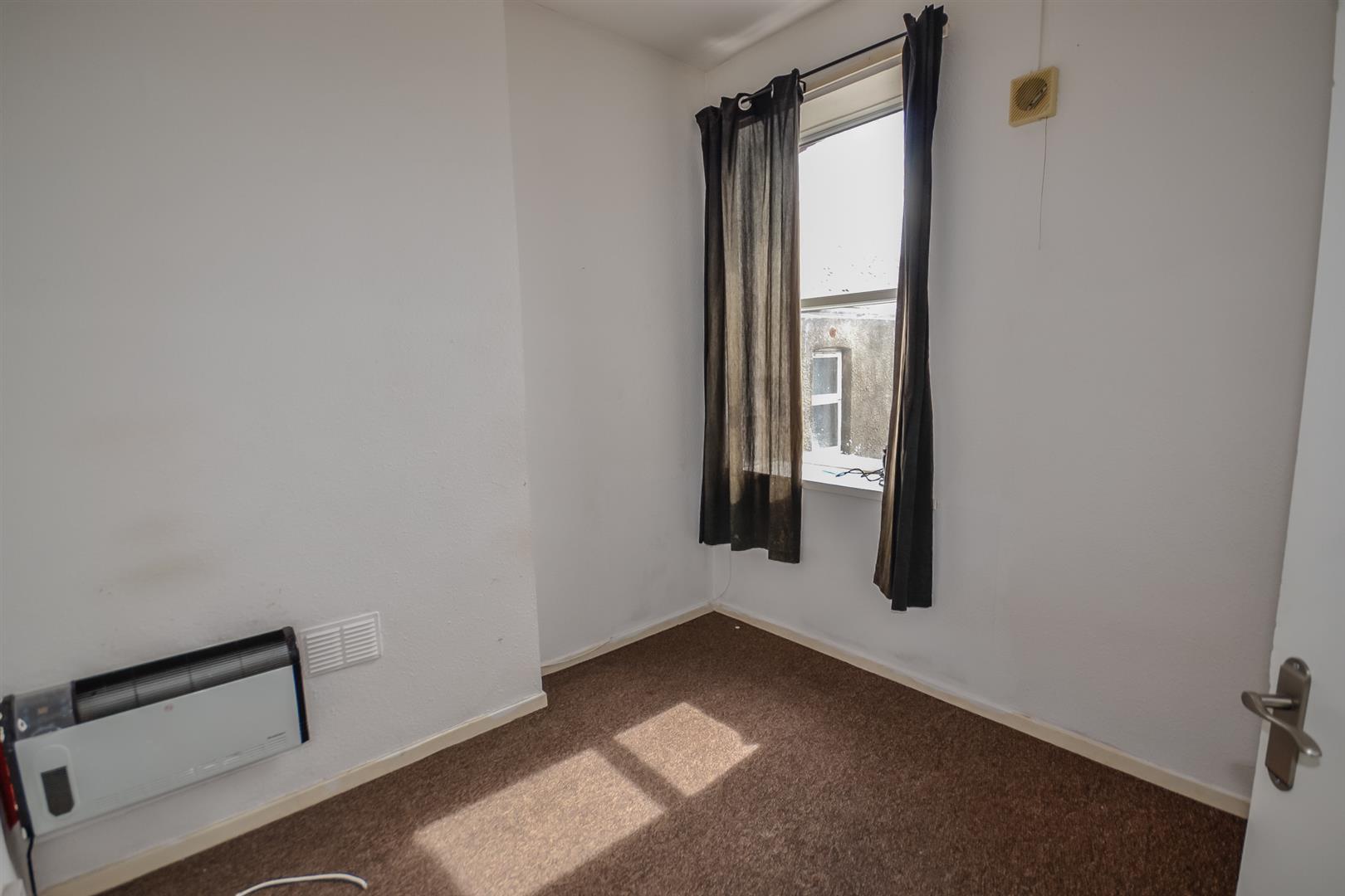 Flat Holton Road in Barry