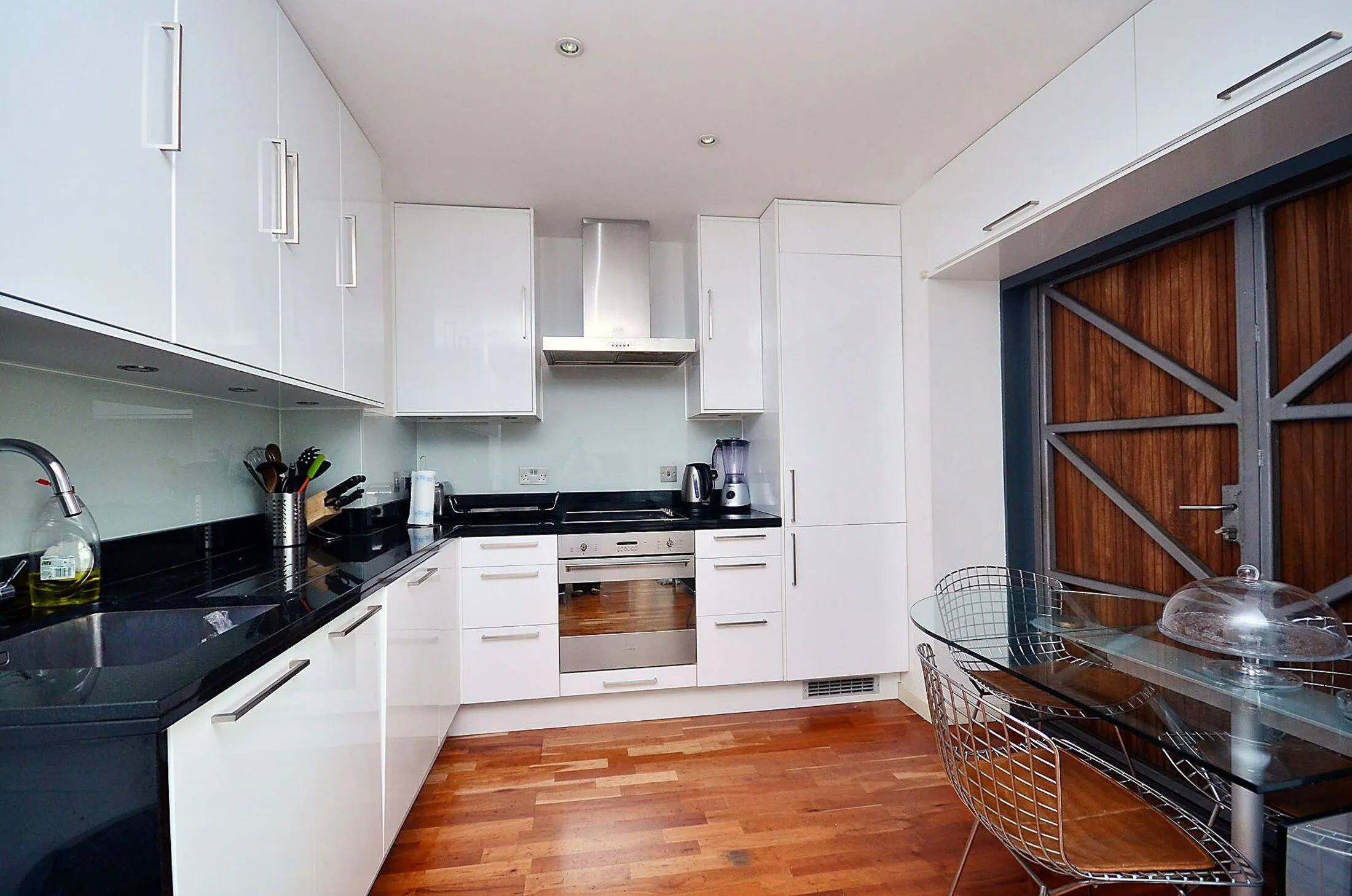 Flat New North Road in Greater London