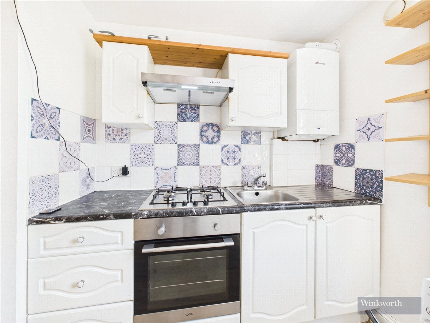 Flat Ewell Road in Greater London