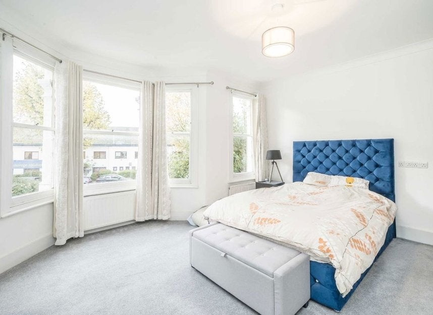 House Drayton Avenue in Greater London