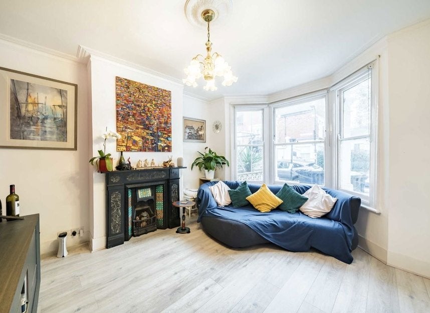 House Drayton Avenue in Greater London
