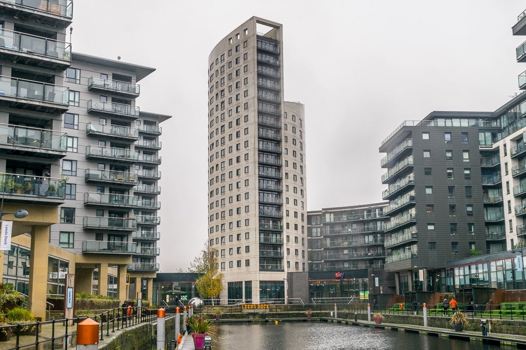 Flat Armouries Drive in Leeds